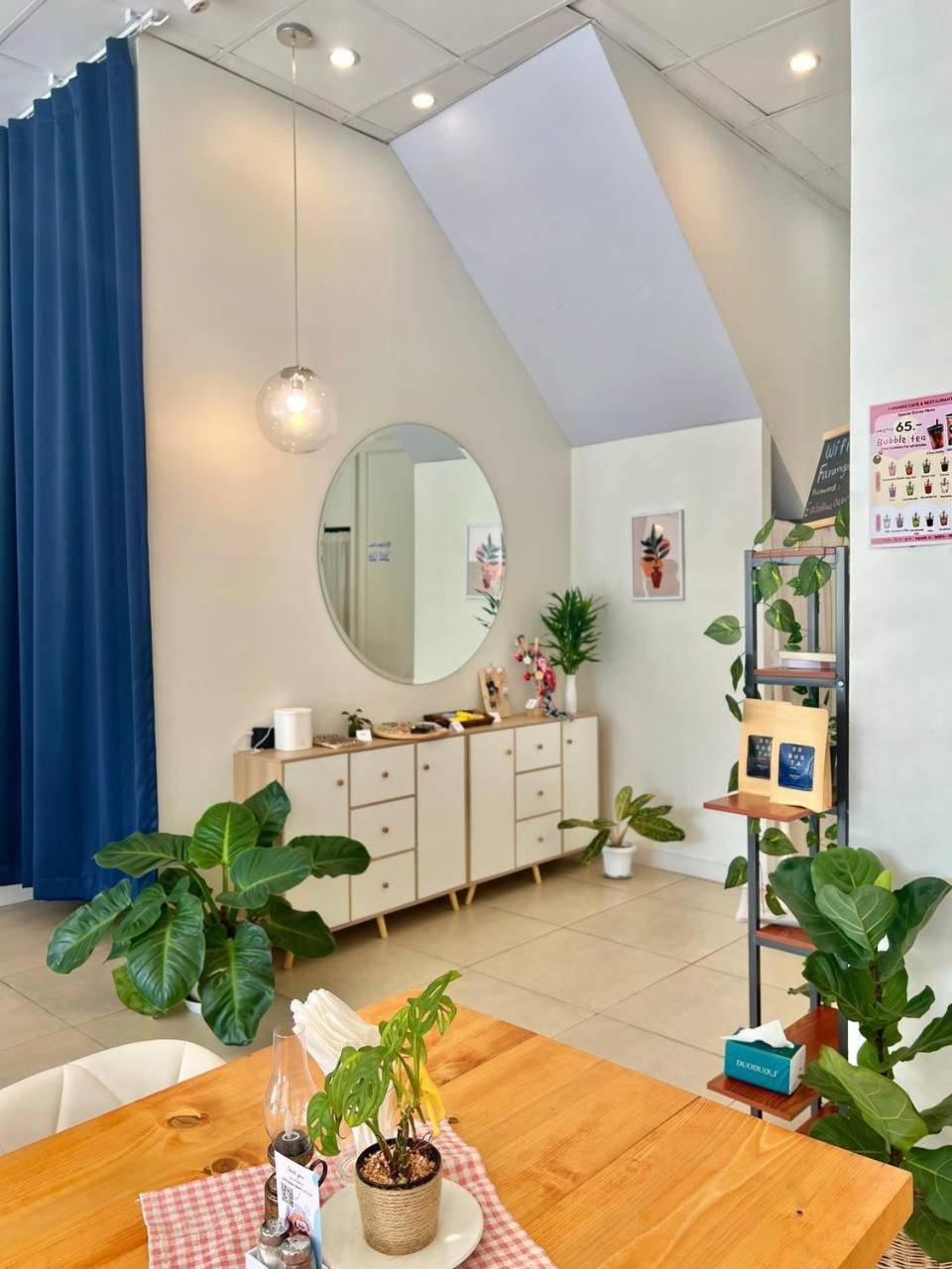 Indian Bites Hostel เชียงใหม่ ภายนอก รูปภาพ